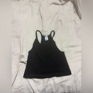 Dynamic women’s black high neck tank
